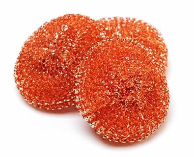There are three copper scrubbers in woven structures and silver sides.